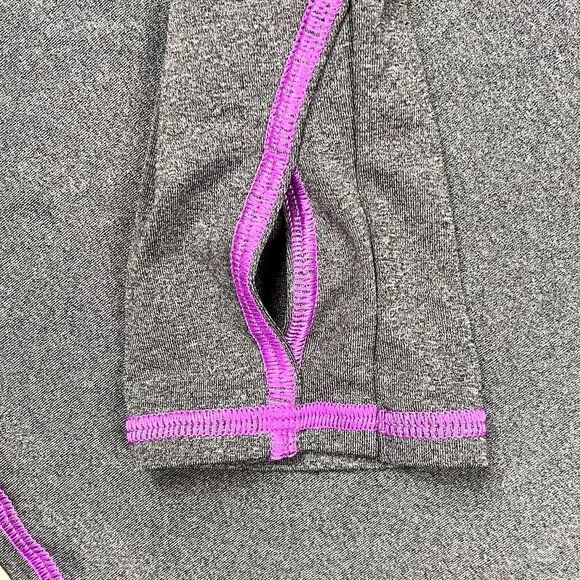 Athleta Long Sleeve V-Neck Performance T-Shirt Size Small - Picture 4 of 5